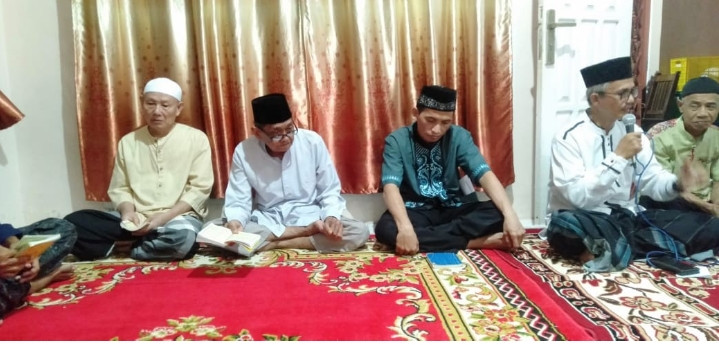 Kegiatan yasinan bapak bapak dan ibu ibuwarga RT 39 Kel Jelutung