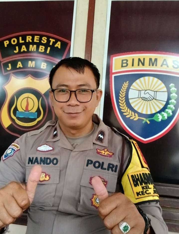 Inovasi Digital RT 39 Dukung Kamtibmas: Bhabinkamtibmas mengapresiasi layanan online untuk Warga